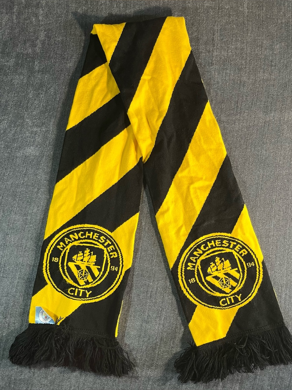 Manchester City FC Scarf Black Yellow Stripe Official Crest Supporter Knit